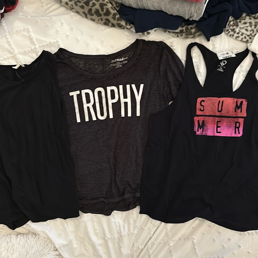 Lot of 4 tank top t shirts size xl trophy wife Aeropostale all real nice xl